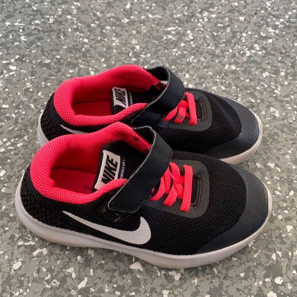 Nike Shoes Nike Flex Experience In Black And Pink Size 1c